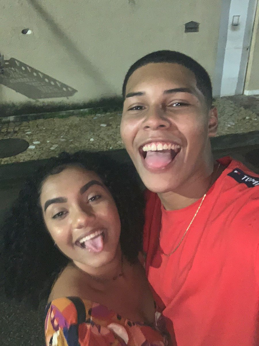 Jenideazevedo's tweet photo. Casal que busca juntos , crescem juntos, que Deus nos abençoe sempre🙏🏽🤍 https://t.co/68XXXxkgLN