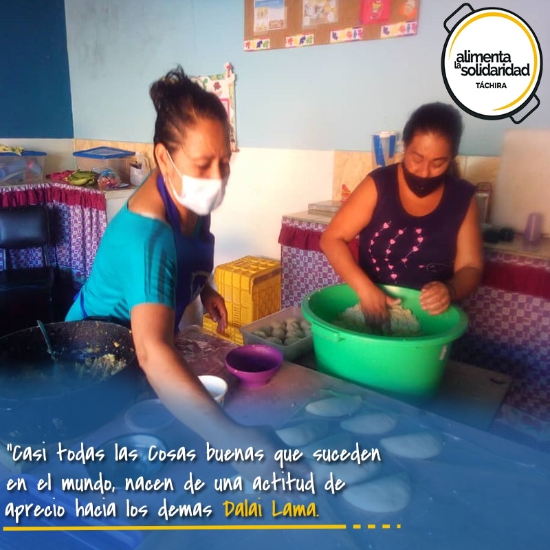 AlimentaTachira's tweet photo. En Alimenta La Solidaridad celebramos a aquellos que piensan que ayudar al prójimo es una forma de cambiar el mundo entero.🤗

¡Gracias a toda nuestra gran familia que nos acompaña y hacen posible este programa a través de la solidaridad!

#Comedores 
#ONG 
#Tachira 
#Niños https://t.co/lPQJFMMtHb
