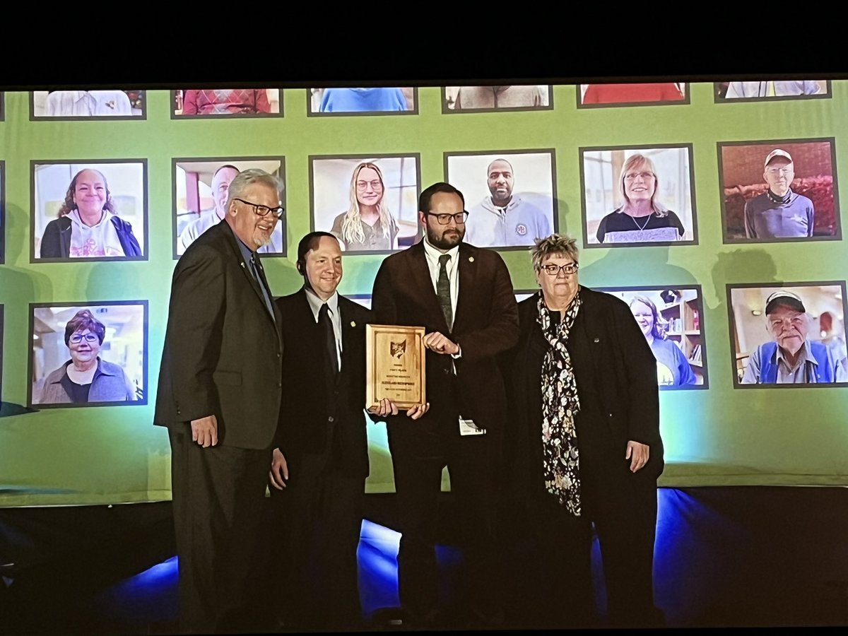 CIO_Joy's tweet photo. Great work from @clevelandmetroparks - 1st place Marketing for mobile app #FindYourPath and 1st place Natural Resource for #BrightonPark @OPRAOhio https://t.co/3vKasoKAbC