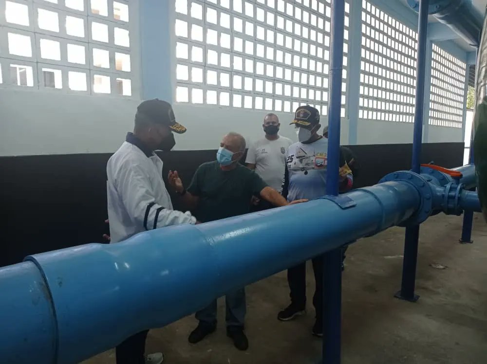 #8Feb || Efectué revista a la Sala de Máquinas de la Piscina Olímpica “PROFESOR LLOYD MOORE” de la Academia Militar de la Armada Bolivariana (AMARB), verificando su correcto funcionamiento. 
<a href="/NicolasMaduro/">Nicolás Maduro</a>
<a href="/vladimirpadrino/">Vladimir Padrino L.</a>
<a href="/AMARB_Oficial/">Academia Militar de la Armada Bolivariana</a>