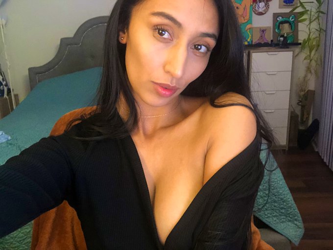 Happy 🌮 Tuesday 💦 loggin on now&hellip; see you soon 😘 https://t.co/7Zx66hgdXN<a href="/tag/chaturbate"class="tags"><span>#chaturbate</span></a>