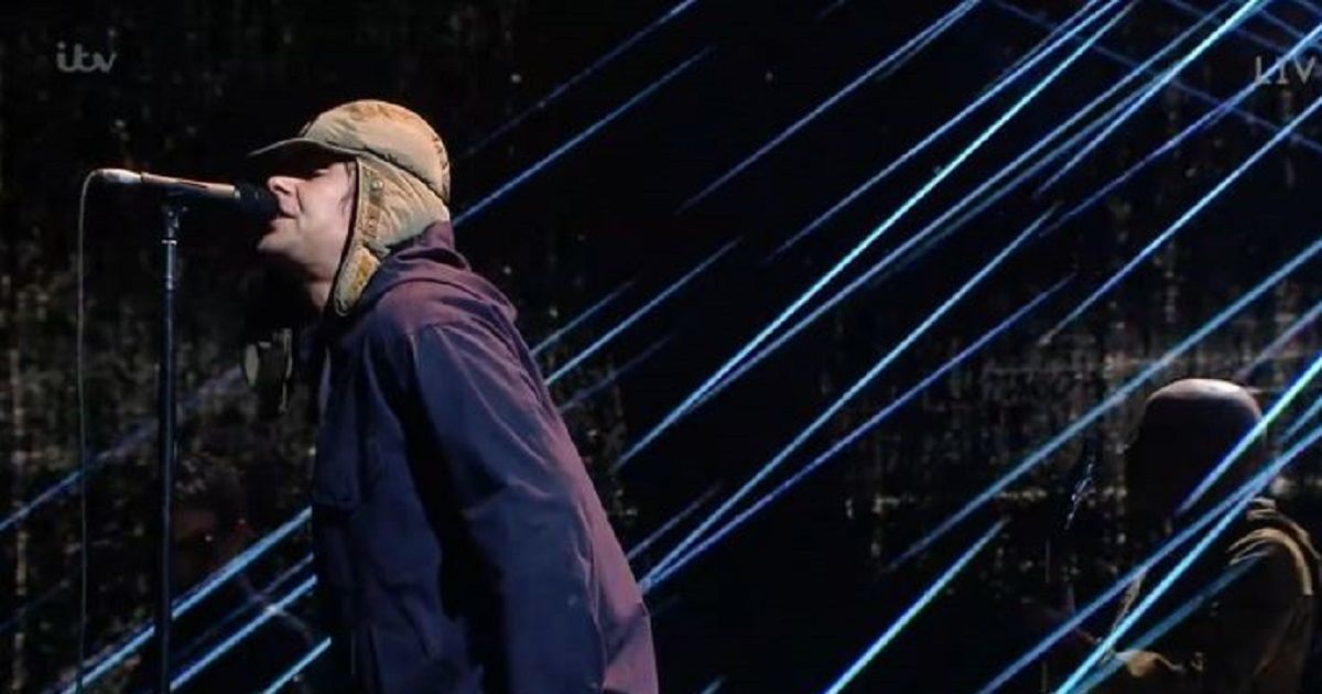 XtraCorrie's tweet photo. Liam Gallagher 'smashes' Brits performance and it's a 'cool' detail that steals the show - Manchester Evening News https://t.co/fEHTrE9heB https://t.co/AWZgUzRPnV
