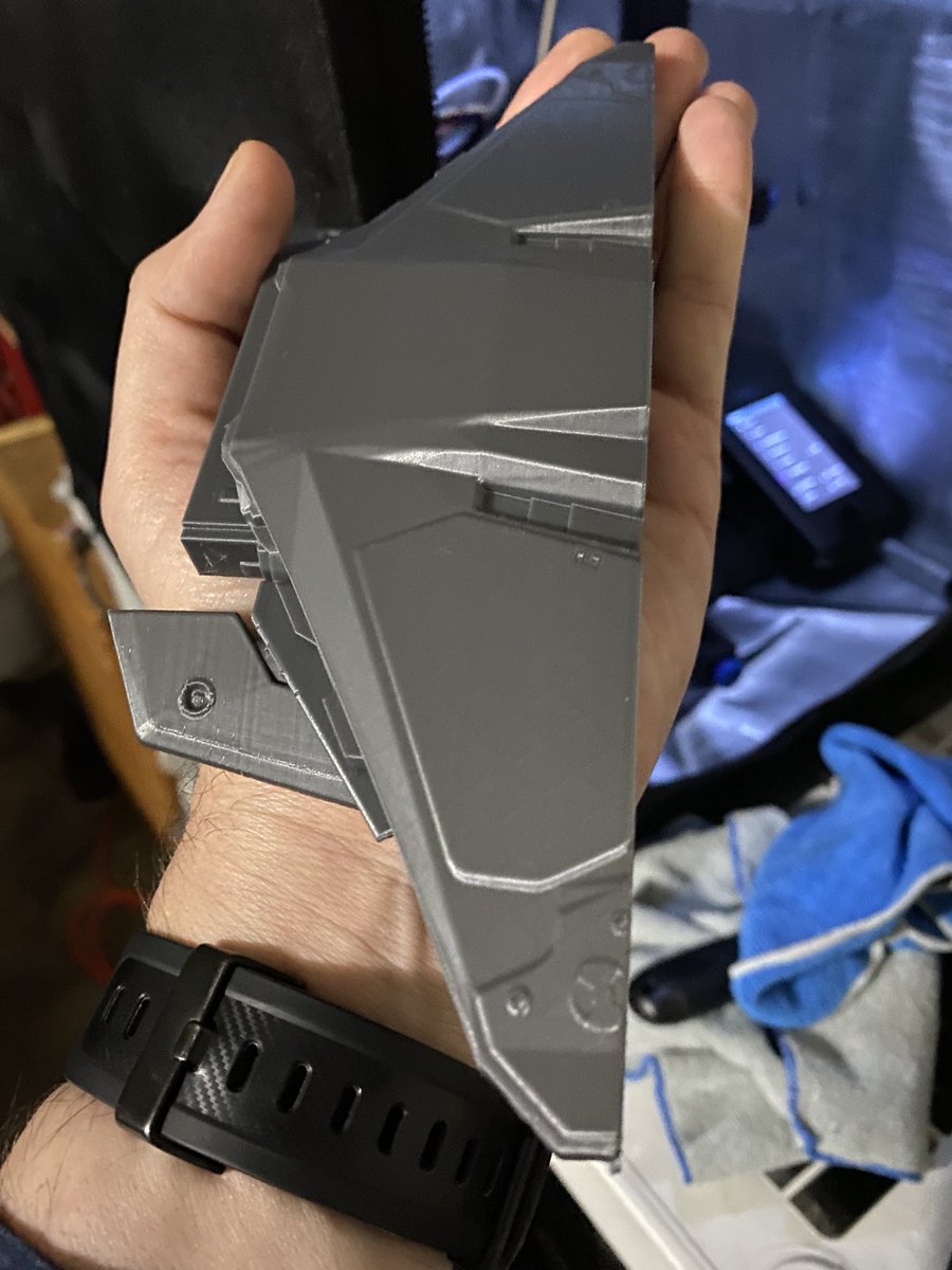 Xcaliber_009's tweet photo. Just took the #3Dprinted #EliteDangerous #KraitPhantom off the raft and this thing looks SIIICK! S/O to @deadpixelTTV to teaching me the ways of the 3D Force. Front half is printing now, one of two that Iโm making for a friend. Wingspan is 8.5in
Canโt wait to print my own now ๐
https://t.co/5QyQjTkByN