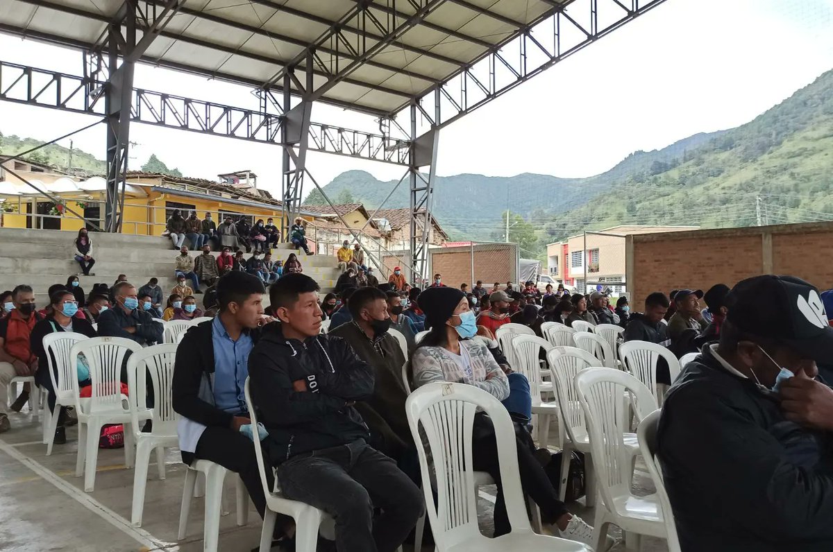 luisfervelascop's tweet photo. 📣#MásParticipación #MásDerechos Nos posesionamos como nuevos dignatarios de las JAC @MinInterior @GobCauca @AlcaldiaSilvia

Somos cultura, somos diversidad, somos Silvia 🤝 🌱🌍 #Nasas #Misak #Campesinos #Urbanos #UnSoloPueblo https://t.co/qL5GupssE8