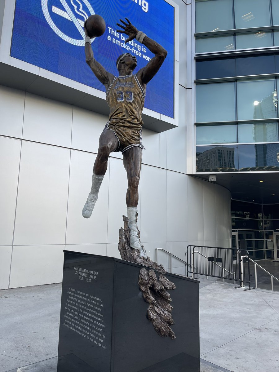 DaveKoehnPxP's tweet photo. If you like greatness, @cryptocomarena is the place tonight as the last 2 World Champs collide. @tmjgarcia & I tee things up in this 23rd meeting between @Giannis_An34 & @KingJames starting at 8:30 CST across the @BMO #Bucks Radio Network. #WhenStarsCollide https://t.co/ypXvfWp1mj