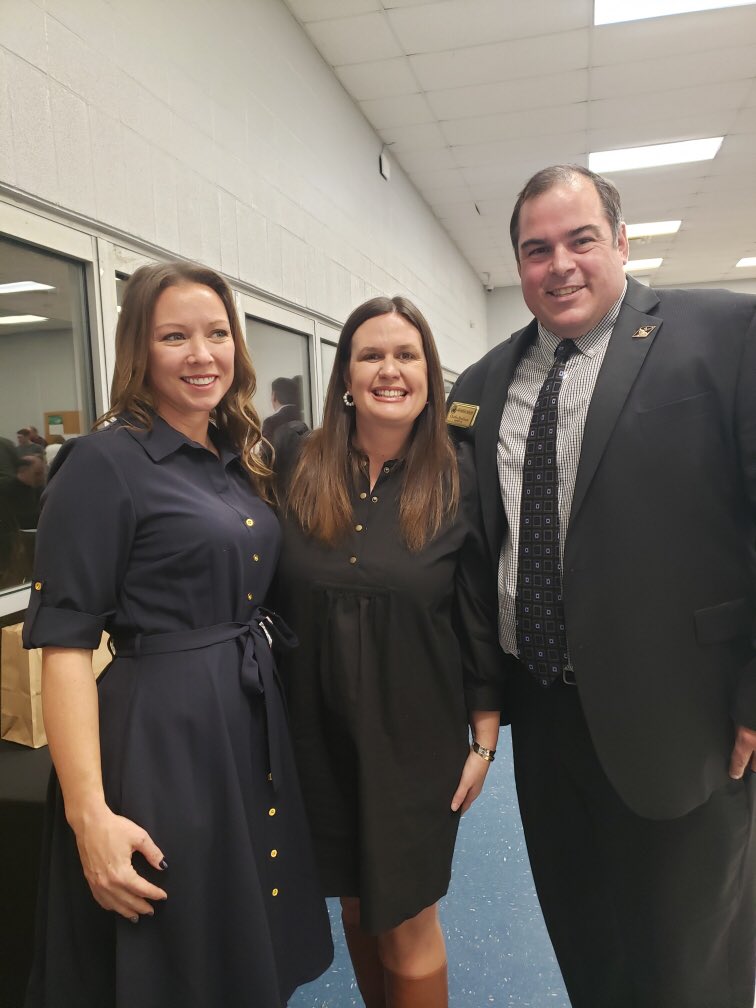 BeckhamSenate's tweet photo. Great being with our next Governor, @SarahHuckabee in South Arkansas today. I look forward to working with her in the next legislative session. #arpx #arleg https://t.co/JPXCxFnJkJ
