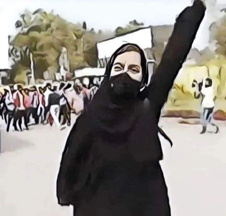 saddam4079's tweet photo. دلی مبارکباد بہن مسکان کو جنہوں نے قرآن کے اس حکم پر عمل کیا کہ جب ظلم اور ناانصافی حد سے بڑھ جائے تو ناانصافی کے خلاف جنگ میں اکیلے ہوتے ہوئے انصاف کے لیے اٹھ کھڑے ہوں۔
#BraveLadyMuskan https://t.co/y1E0qYQ1zE