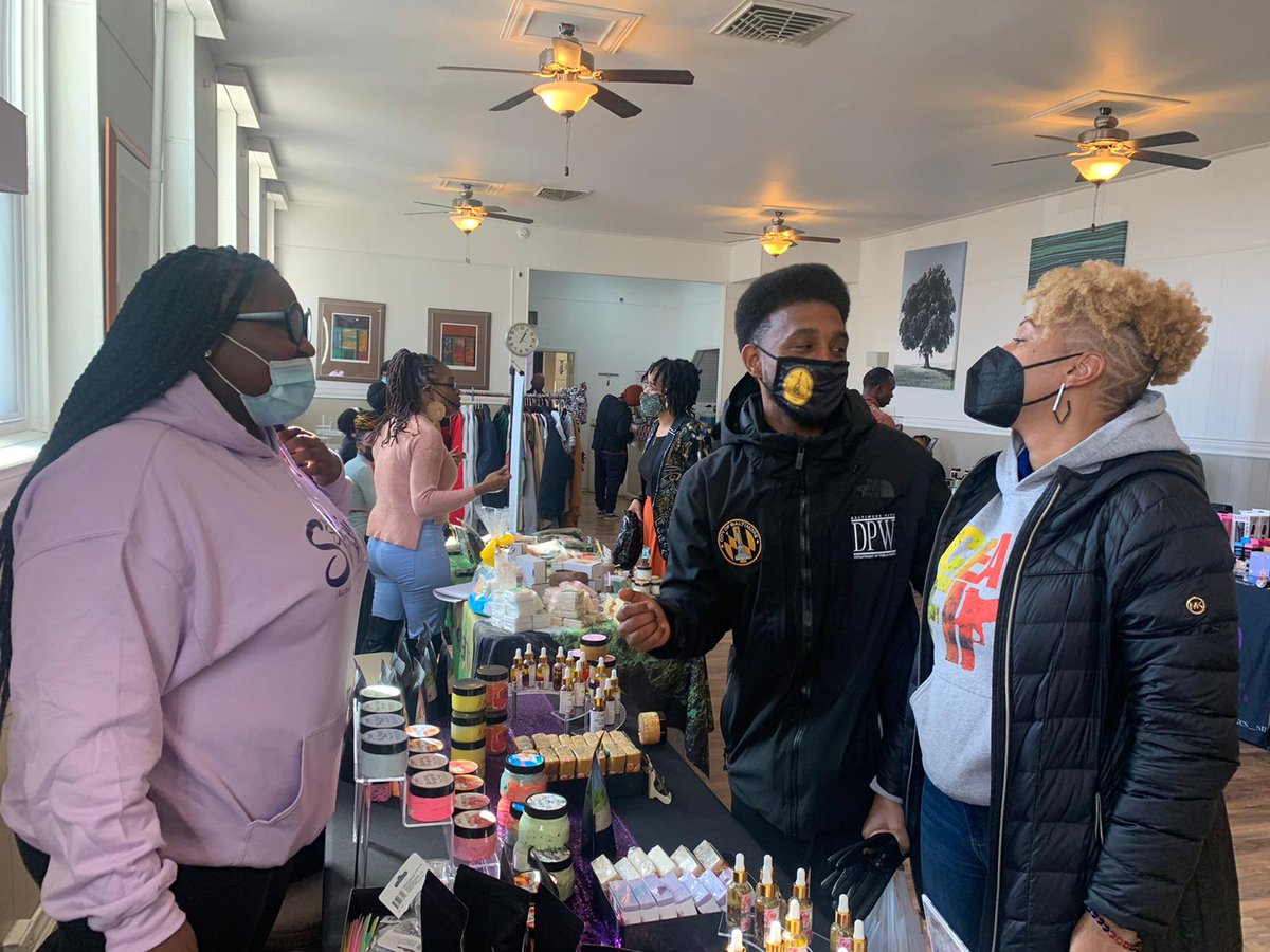 BaltimoreMONSE's tweet photo. A little #tbt from this past #CeasefireWeekend! Director @sajackson527 joined @MayorBMScott for some retail therapy at @BmoreCeasefire's Black Wall Street event. MONSE stands behind our business community as we continue to cultivate economic equity across our city. https://t.co/KxYppGTnLF