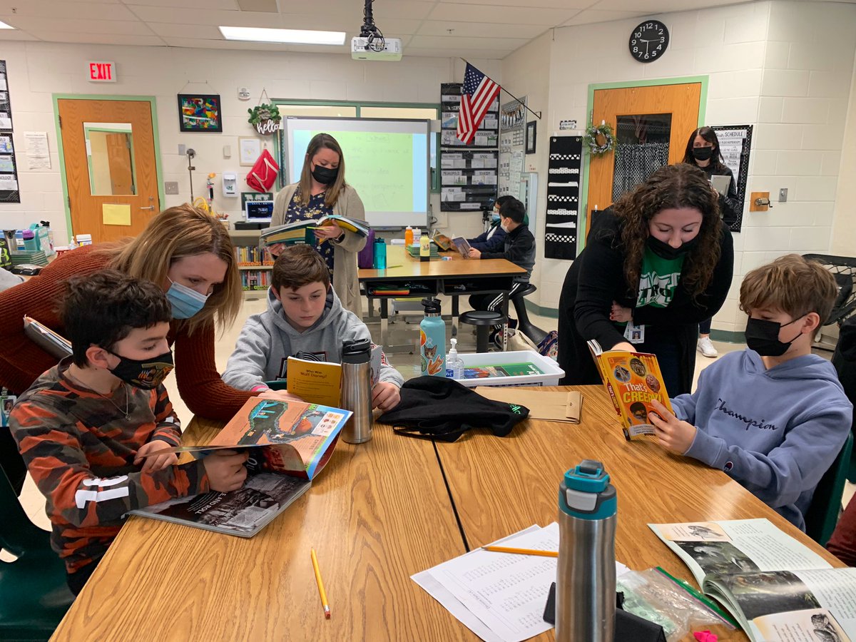 MsAPlusTeacher's tweet photo. @CatCarpenterNYC from @TCRWP was #InfinityMI โs guest teacher. Lots of great discussions & thinking around the Learning Progressions. Plus, lots of hagfish side convos โ weโre slime obsessed. Thanks for organizing @danicreamer23 @KrissyHufnagel ๐ค๐ #MIStrong https://t.co/EcCDcSQgQA