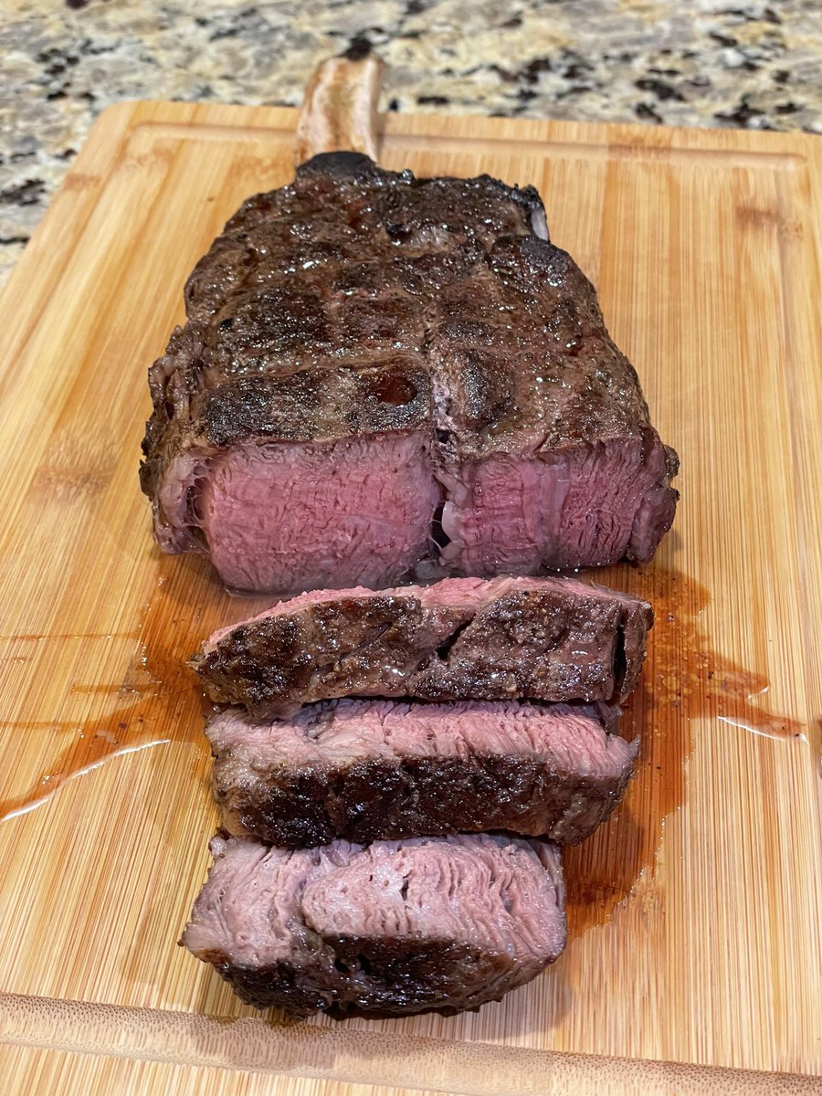 ElieJarrougeMD's tweet image. Experimented with reverse searing. 2.3 lbs bone-in ribeye cooked slowly in the oven at 250 F for about an hour until internal temp of 130 F, then seared for a beautiful crust. Turned out perfect and buttery 😋