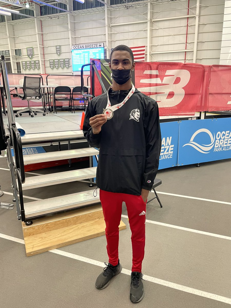 Samir Barber took 🥈in the Triple Jump last night with a lifetime PR of 41’ 4.” All 3 of his jumps were over 41’.