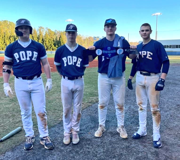 CoachTurco8's tweet photo. 1st full week of BP in the books and team "X" takes the 1st #Toughout Trophy!

@z_wright34 also takes home the week 1 hitter of the week!

@JonesyNick30
#AndrewWalters
#LoganRapp

#GDN
#HOTW
#PGATO https://t.co/T3yOJF7JyC