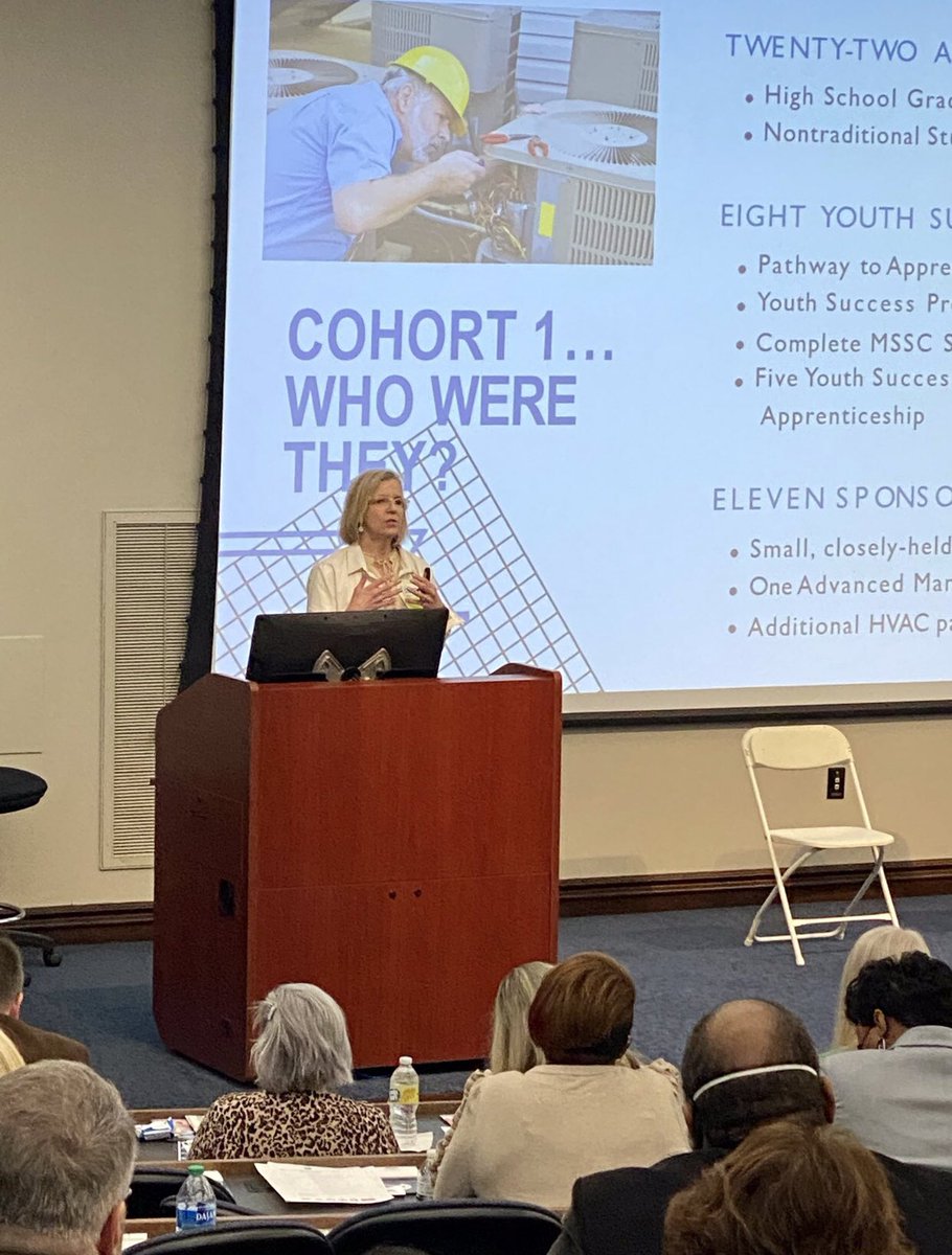 AOA_Works's tweet photo. The Alabama WBL Best Practices from Region 1 shared their success stories and set the bar very high today! Outstanding job by all. Next stop, Region 2! @GovernorKayIvey @CalhounCollege @NorthALWorks @ALWorksSystem @ACHE_EDU @ACCS_Education @AlabamaAchieves @NatlGovsAssoc https://t.co/598tLaCq2G