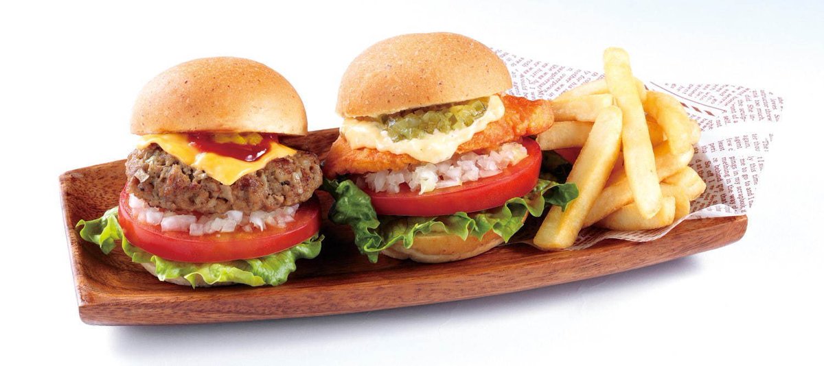 こんにちは😃
パシフィックカフェです☕️

パシフィックカフェの御殿場店は
プレミアム・アウトレット内に
あります🛍

オススメは
ミニバーガーが2個食べられる
スライダーバーガーセット🍔

御殿場店限定✨
ぜひご賞味ください🌺

お店の情報はこちら↓
premiumoutlets.co.jp/gotemba/sp/hil…

#御殿場 #静岡グルメ