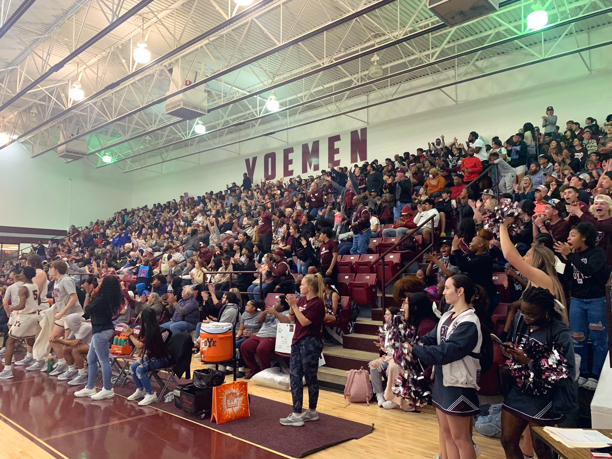 YoeVolleyball's tweet photo. PACKED HOUSE!! Let’s go Yoe! #ypnd
🏹🏹 https://t.co/mo6buK0VZ7