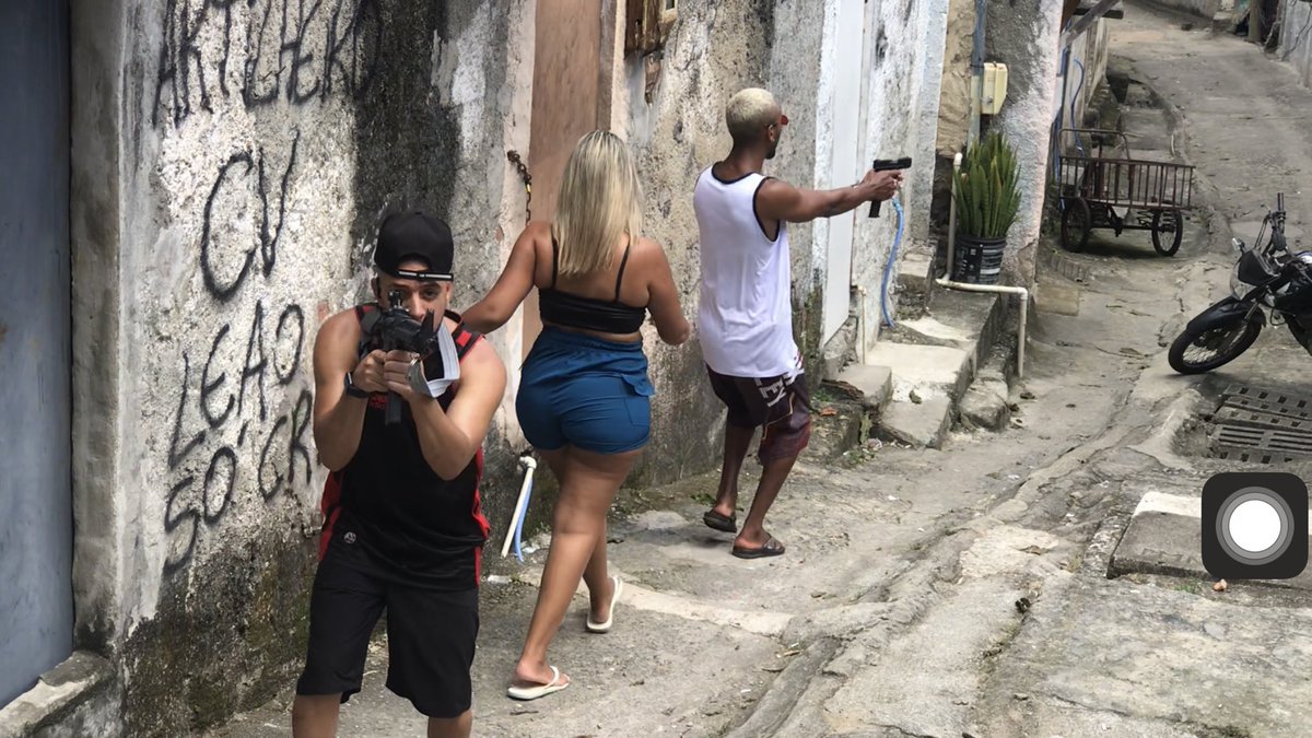 Nosso domingo na maior de Niterói, complexo da villa Ipiranga. 
<a href="/carlosmarques_T/">T</a>