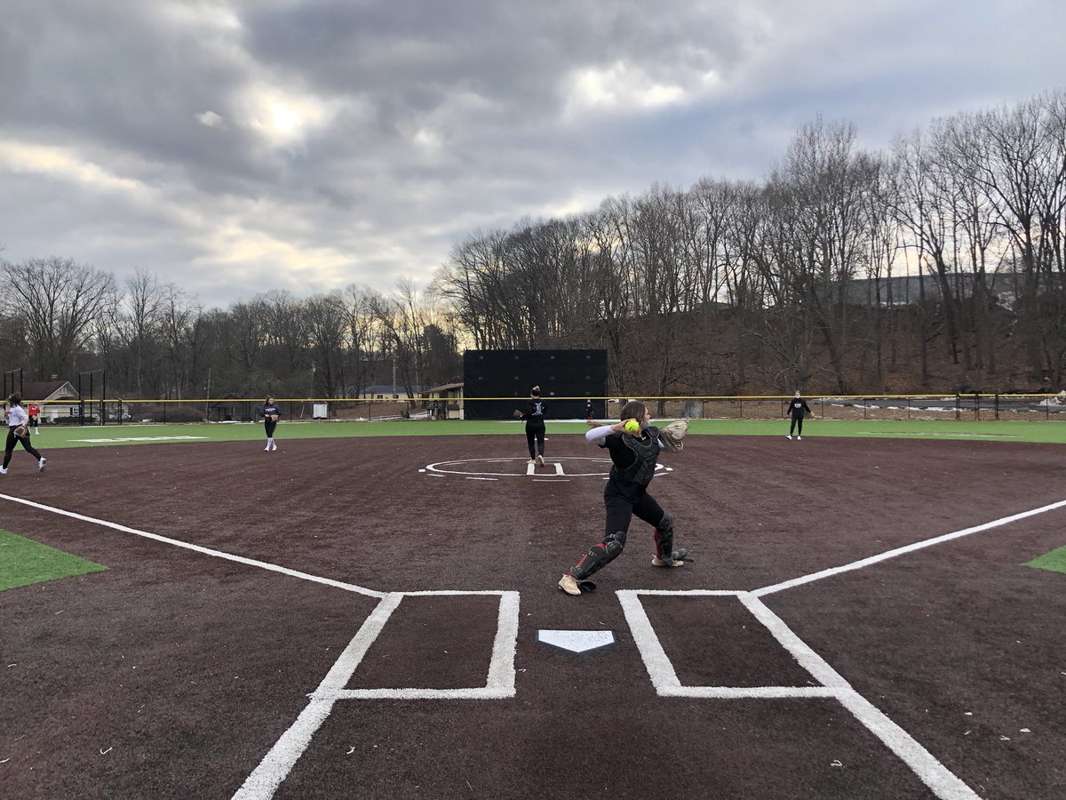 ESUSoftball's tweet photo. Warriors working hard with a solid defensive practice β€οΈπ€πͺπΌ #GotTurf https://t.co/uMMpL8i1NU