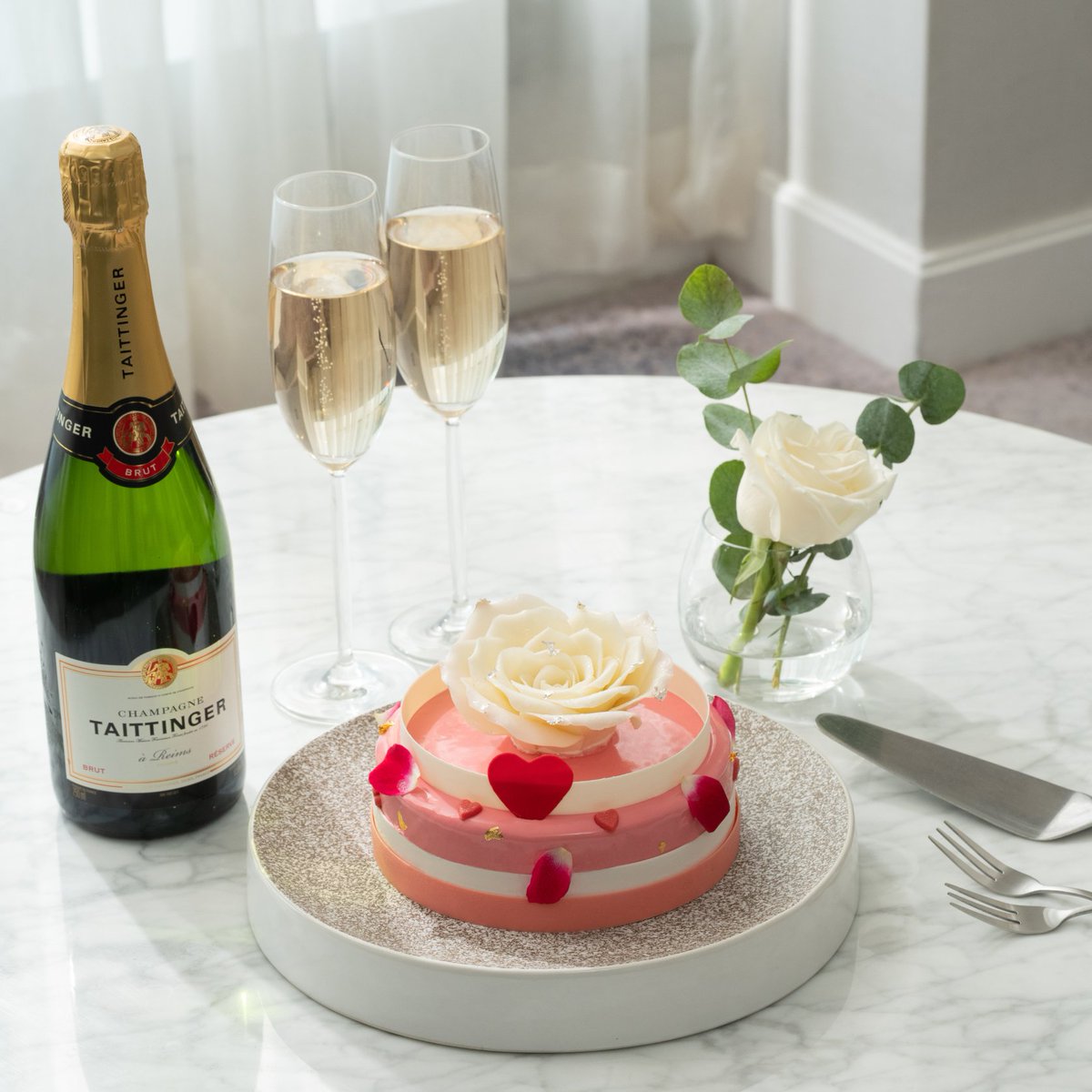 cordishk's tweet photo. Spoil your sweetheart with a Valentine's Day Limited-edition cake and a bottle of Laurent Perrier Brut NV Champagne set presented by The Place Cake Shop, priced at HK$1,088net per set.

To order: https://t.co/u9LekqeAn7

#CordisHK #ThePlaceCakeShop #ValentinesDay https://t.co/w8c1XZvgQD