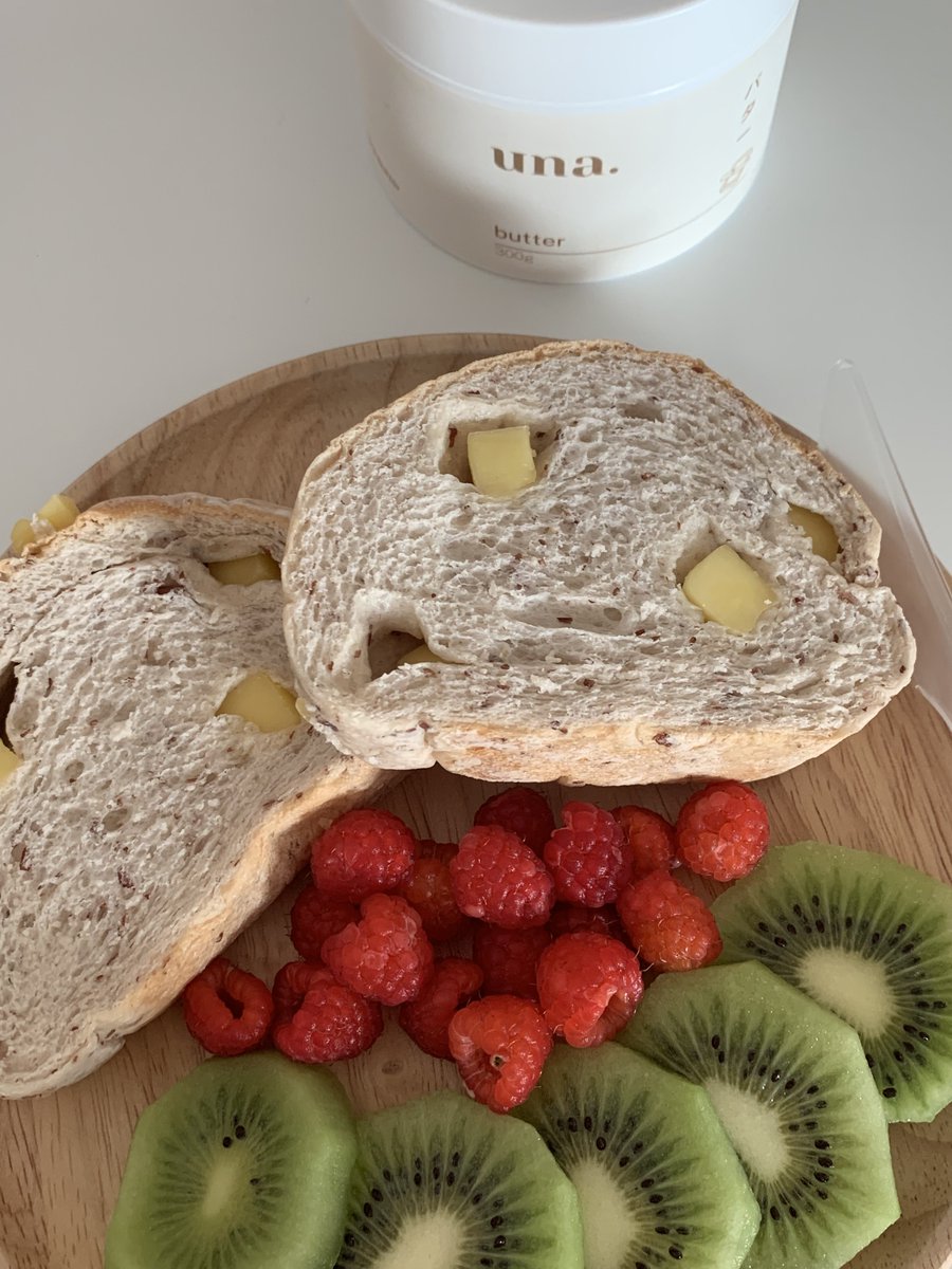 jomjamseyo's tweet image. brunch brunchhh 🍅🥖🥗🥓