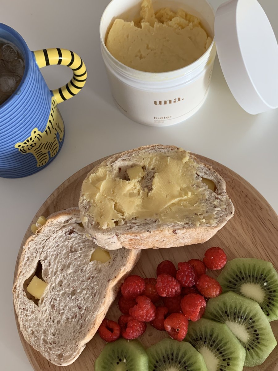 jomjamseyo's tweet image. brunch brunchhh 🍅🥖🥗🥓