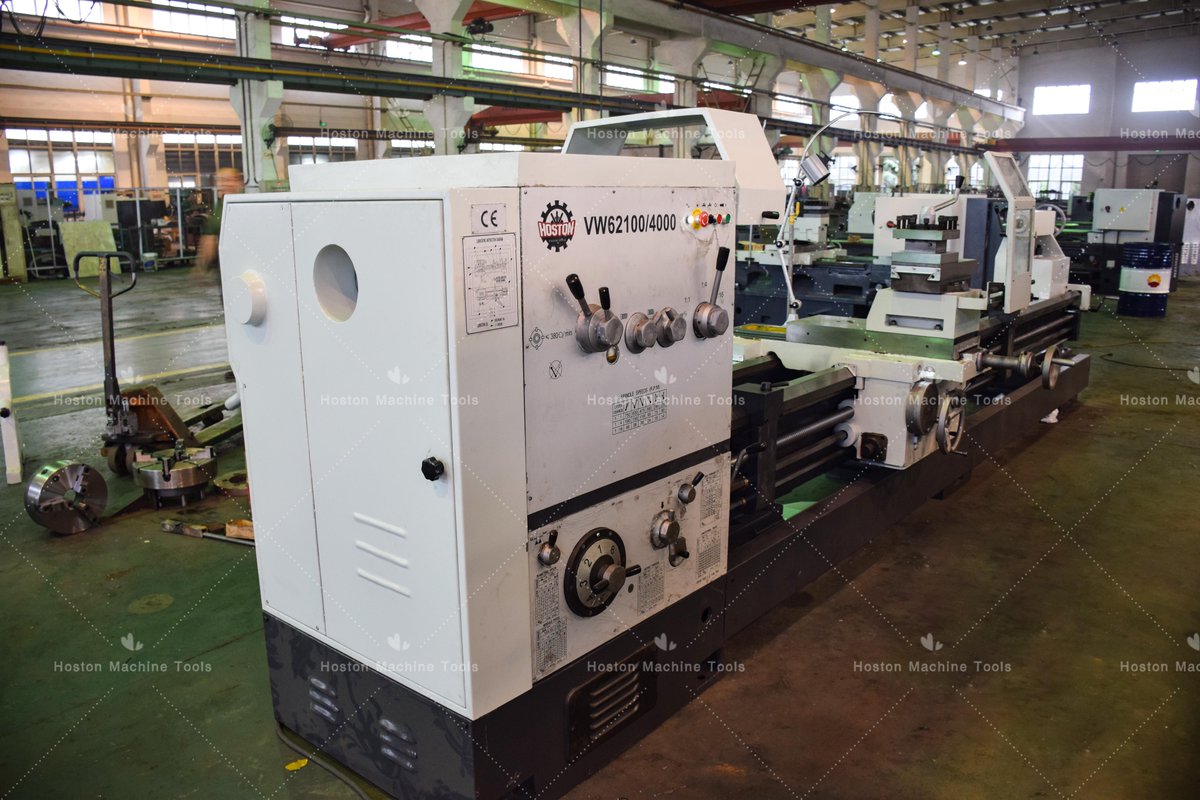 Long service life and high in rigidity?
Yeah, it’s Hoston heavy duty lathe machine.🔥
🔸Precision ground and hardened bed ways, long life and low noise.
🔸Rapid feed structure is available on apron.
🔸Clutch in headstock makes the lathe start smoothly and brake quickly.