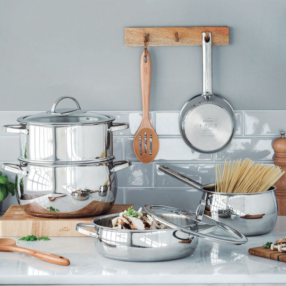 . <a href="/lacormenaje/">Lacor Menaje</a> cuenta con #baterías de #cocina fabricadas en #aceroinoxidable 18/10 de la mejor calidad 🍲 Máxima garantía en cuanto a resistencia, #durabilidad e higiene y un acabado interior y exterior lijado satinado 🍳 ¡Increíbles! dlasl.es/es/wp-content/…