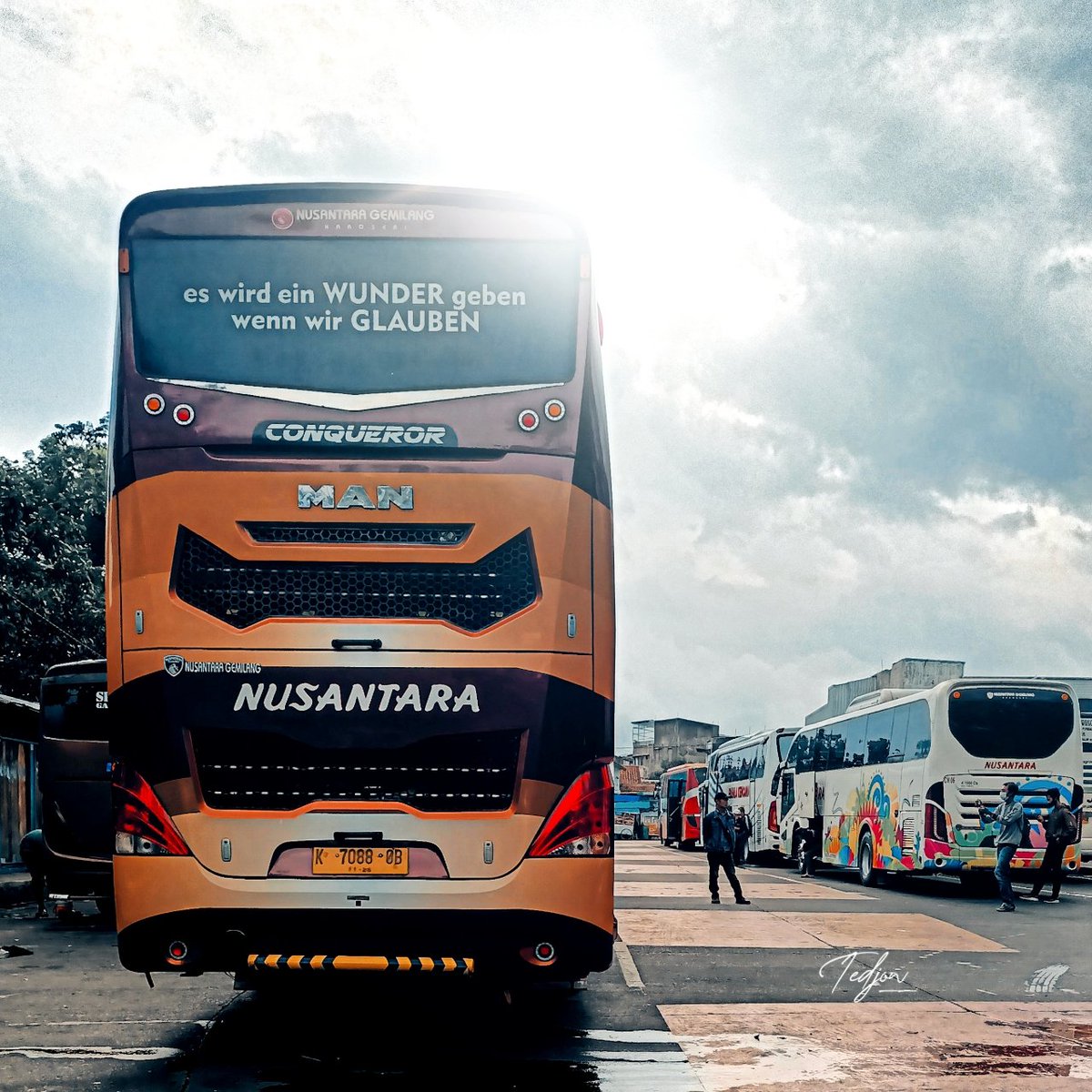 omw1325's tweet photo. @PoNusantara terpantau 8 februari 2022 di terminal cicaheum kota bandung https://t.co/QytC8ZNowm