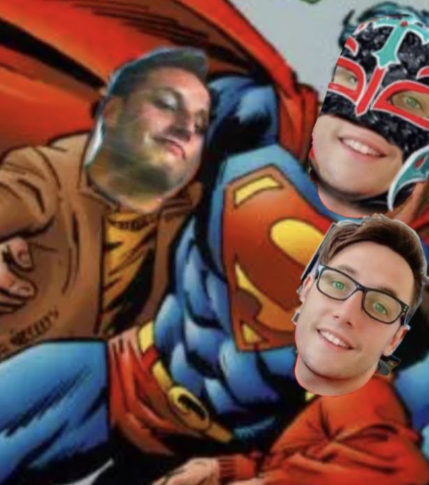 acá una foto del otro día , YO , MISTERYO SPLINTER , salvando a mis 2 dioses <a href="/momorelojero/">El Calamar de La Plata</a> <a href="/OOC_Momo/">Maestro Splinter</a>