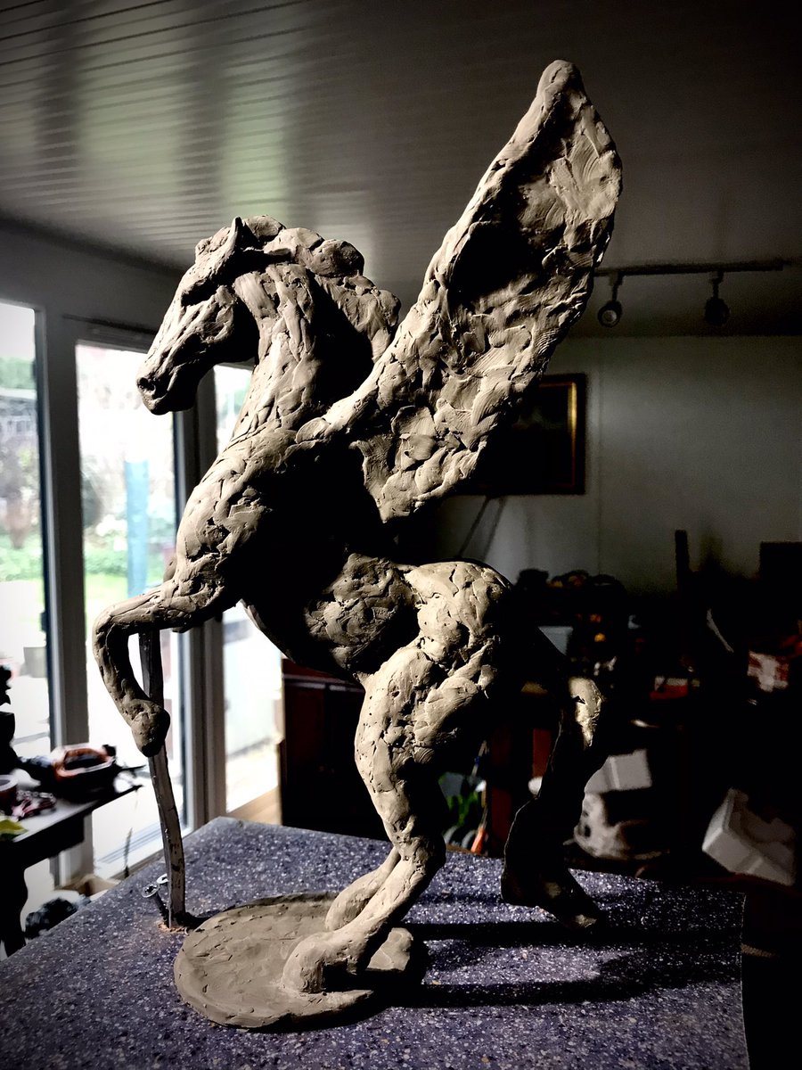 ElliotChanner's tweet image. #pegasus #sculpture #greekmythology #clayforbronze #contemporaryart #interiordesign #art #fineart #modernart #artcollector #horse #horseart #horsesculpture #wingedhorse #equineart #equestrianart