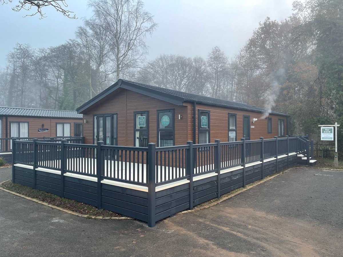 ForestDecking's tweet photo. It was a cold and foggy day in #norfolk for fitting a deck to this @beverleyparkhomes lodge. 🥶 

#lodge
#lodgedecking
#caravan
#caravandecking
#pvcdecking
#holidaypark
#holidayhome
#compositedecking
#staycation
#golf
#golfclub https://t.co/PswVu2mBIU