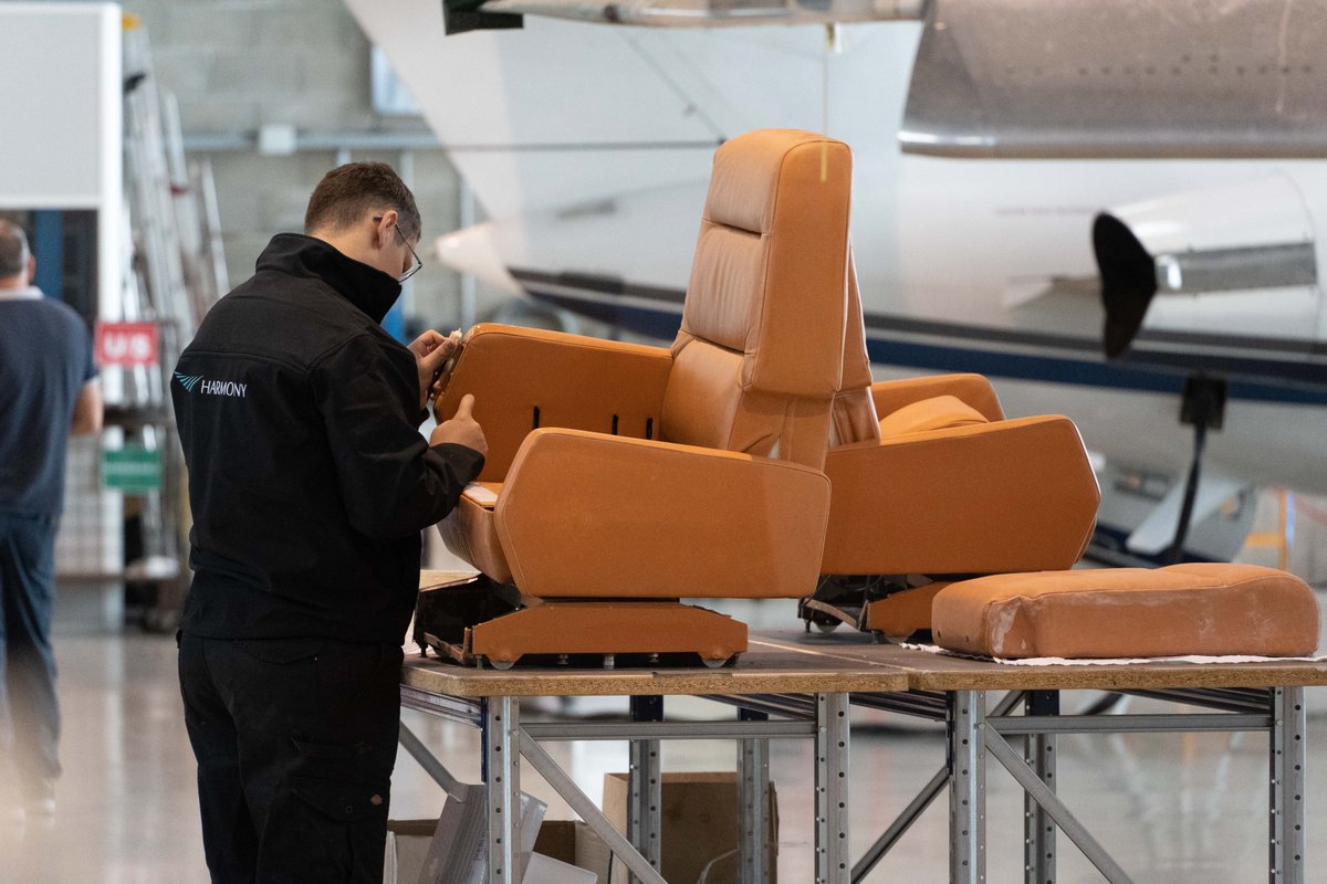 AircraftHarmony's tweet photo. Seat inspection. ✔️
#Aircraftmaintenance #Falcon50 #France #Heavymaintenance #Ccheck #Dassaultfalcon #Harmonyaircraftservices https://t.co/ywgscVK3ns