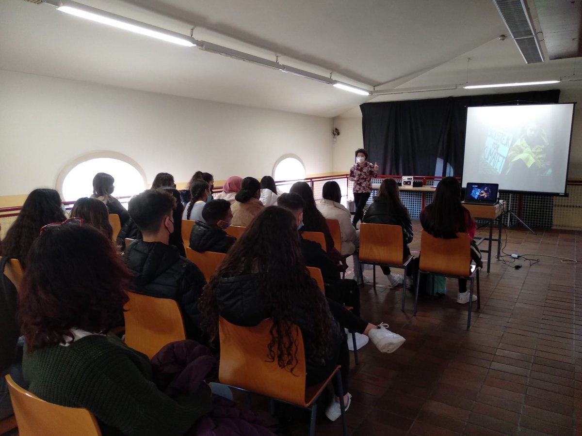 Ahir l'alumnat d'Utopia va realitzar el taller "Soc activista" a la Biblioteca Can Mulà emmarcat en el projecte "Biblioteques sense fronteres". @bibcanmula