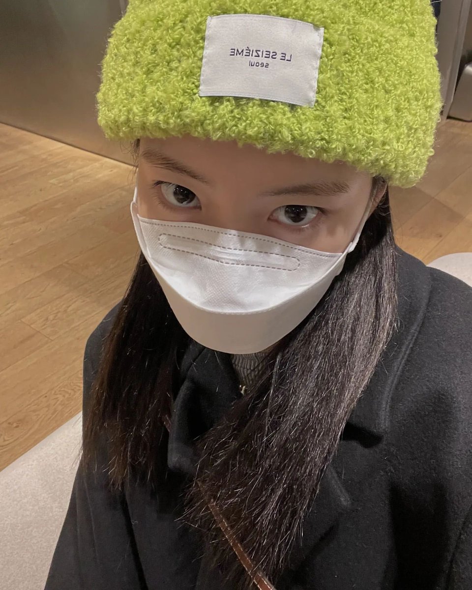 527v_v's tweet photo. 눈만 보여도 완벽한 거 알지,, https://t.co/iNslR2WOMe