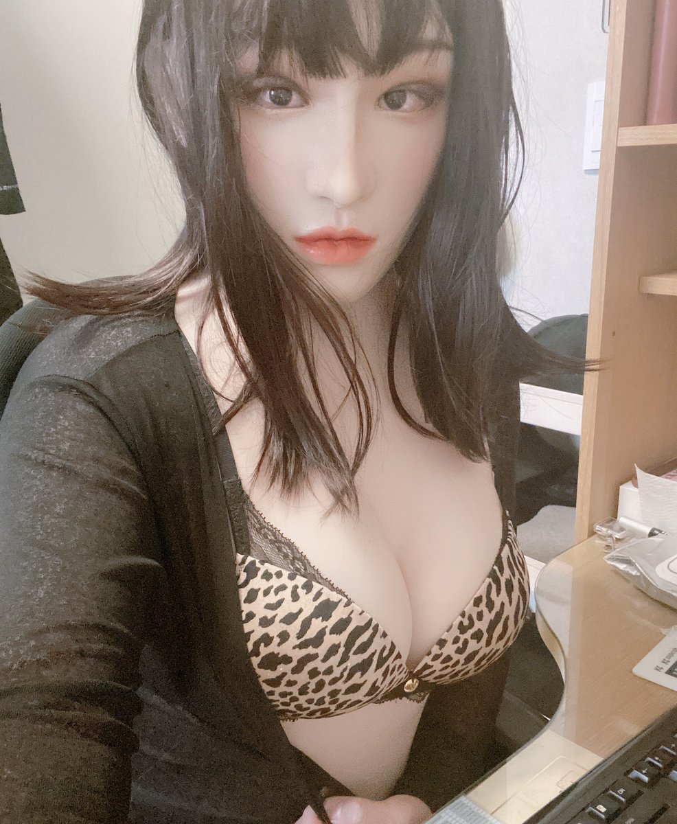 I worked at home with this look    #femalemasking #femalemask #mollymask #molis #crossdresser