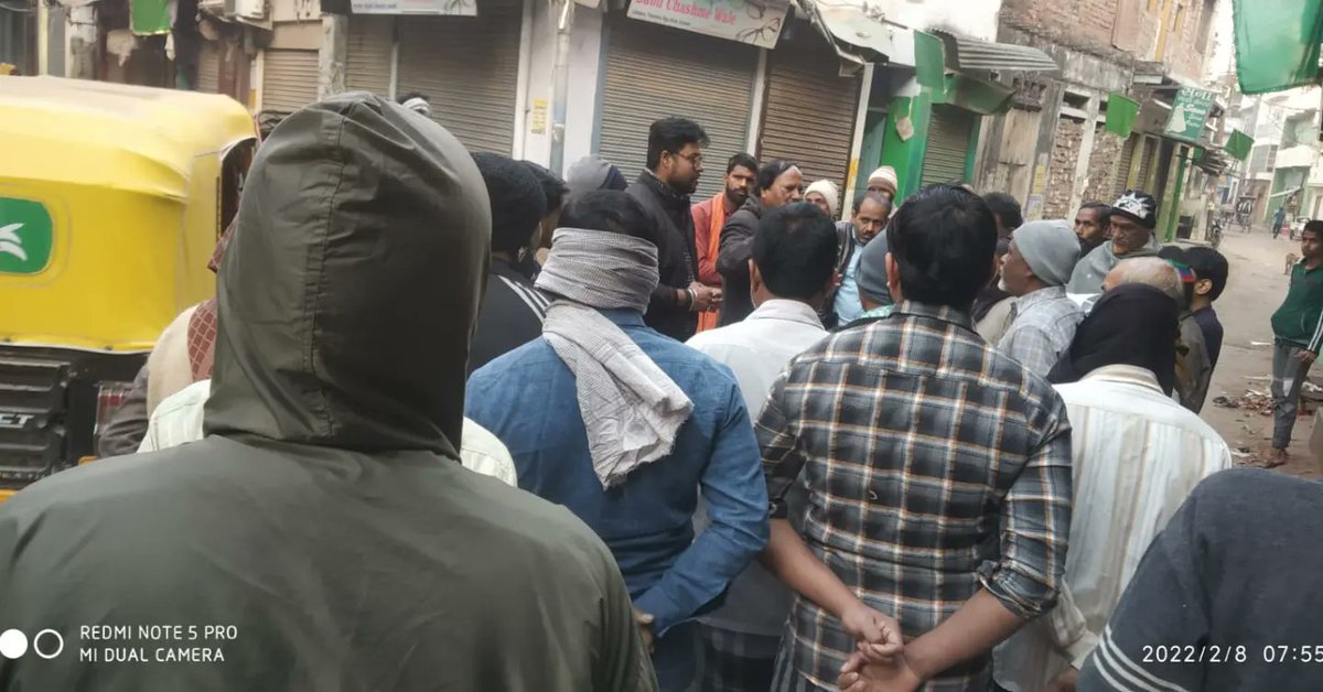 RsjpParty's tweet photo. राष्ट्रीय समाजवादी जनक्रांति पार्टी के राष्ट्रीय अध्यक्ष एस एल ठाकुर जी,वाराणसी दक्षिणी के प्रत्याशी पारस केशरी जी,समीर पासवान जी,संजय शुक्ला जी,अन्य कार्यकर्ता और मैं अम्बर सिंह उत्तरी का प्रत्याशी ,वाराणसी के लोगो से रूबरू करते हुवे...🙏🏻🙏🏻🙏🏻🙏🏻

#rsjp https://t.co/e10jh8nHo4
