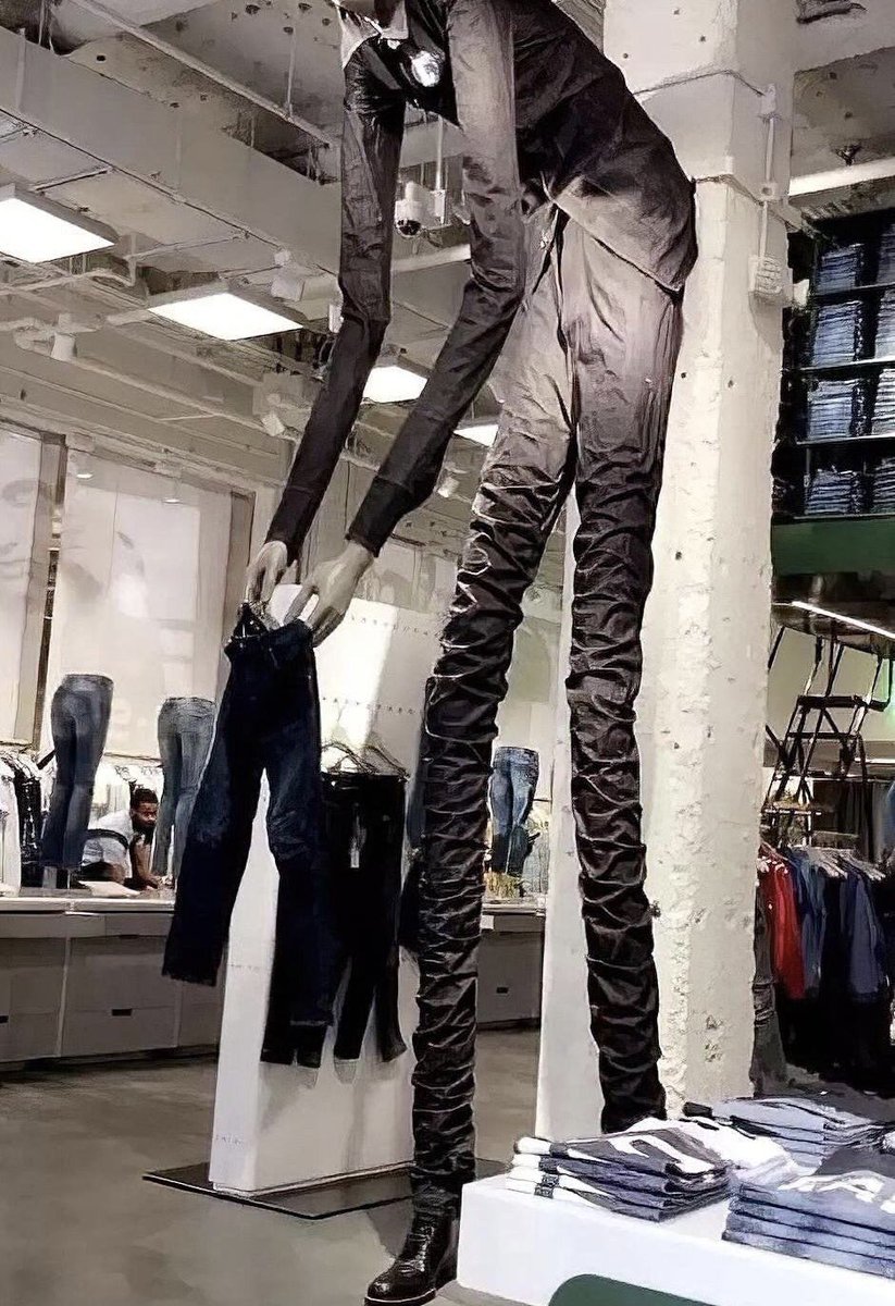 Jpbakes_'s tweet photo. Candid pic of me tryna thrift https://t.co/nmmq4dfHl3