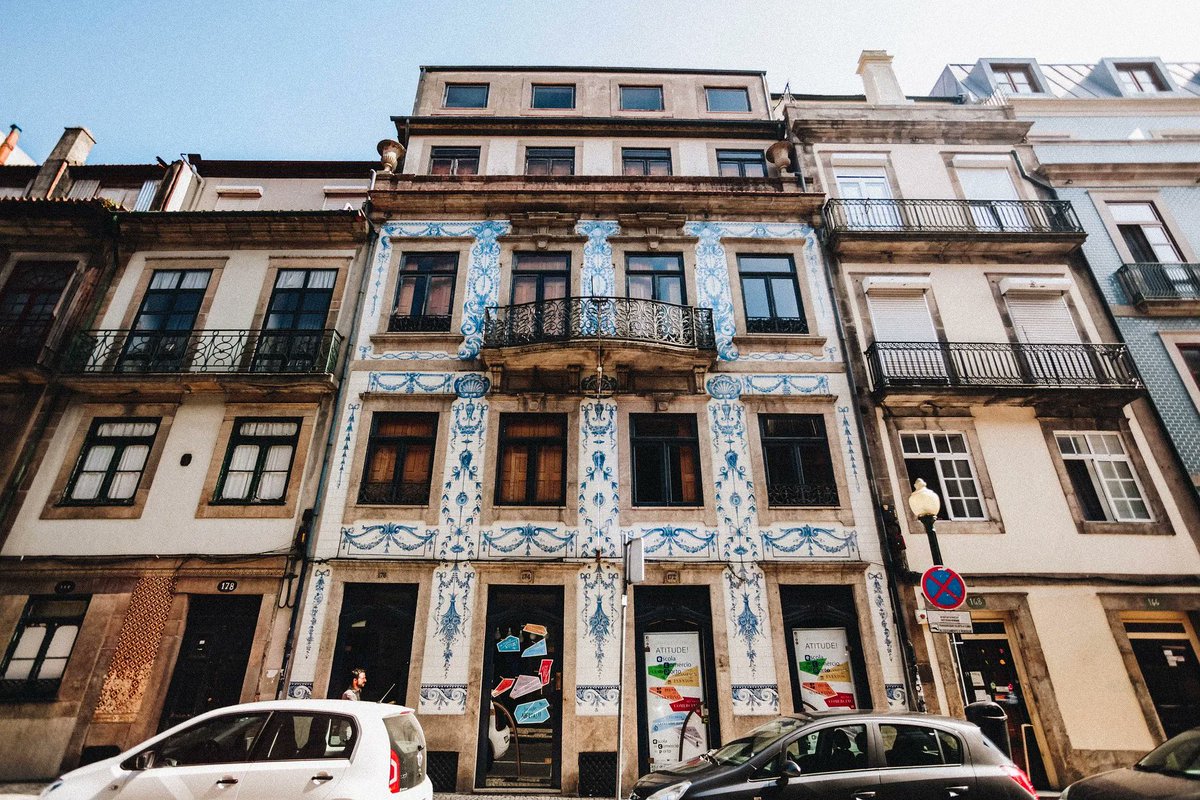 EUROCITIES's tweet photo. 🇵🇹As luck would have it, Porto’s original #medievalstructure has survived up to today and is still the present-day centre.
🏛️How can #Porto ensure the #accessibility of streets and historical public buildings for persons with disabilities and seniors?
https://t.co/UxkRD0qTho https://t.co/lBkWlhKxTT