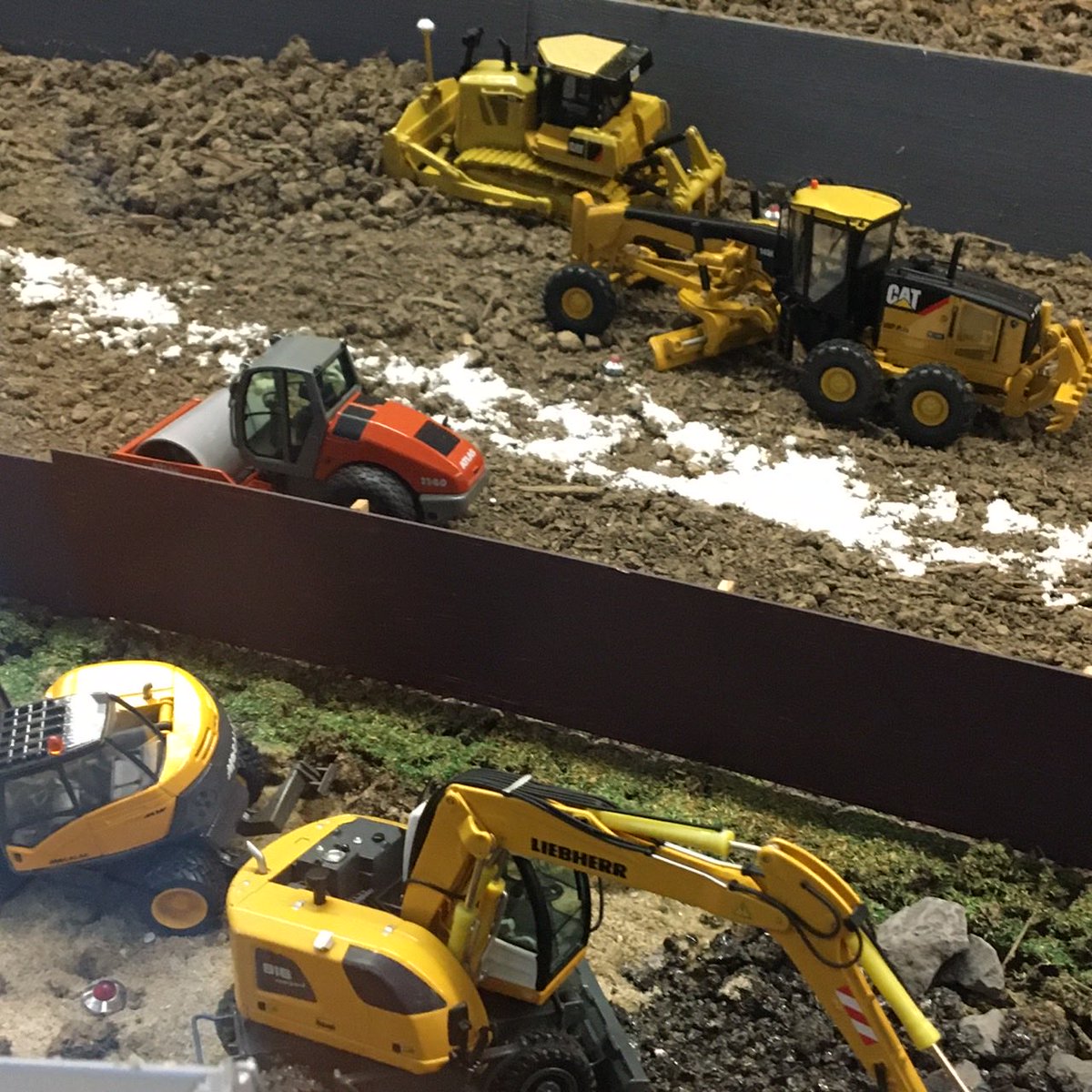 FTP_Lorraine's tweet photo. Ce matin au Forum #ESITC Metz 👷🏻♀️👷🏼les #travauxpublics #TP en diorama pour retrouver sa passion d’enfant, mais aussi et surtout en grandeur nature et en présentiel pour trouver sa voie auprès de professionnels ! #FranchementRespect #ActeursPourLaPlanète https://t.co/Q3U4nEzAki
