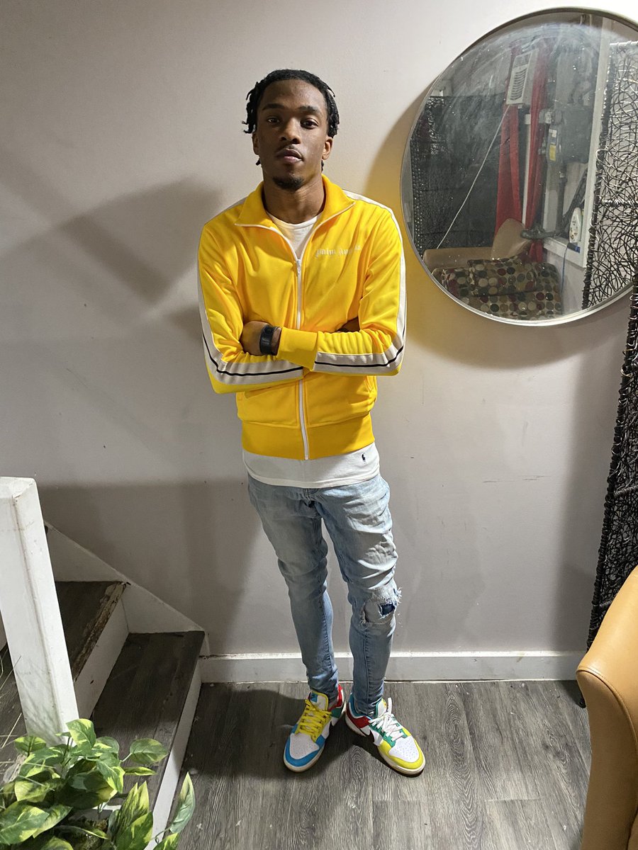 murda_abloh's tweet photo. They Steady Talkin Iont Hear Em Tho🥱Just Watch A Young Nigga Stack Dat Pape And Make it His Dreams Come True !! #FreeMaud https://t.co/xhGwfO1sQL