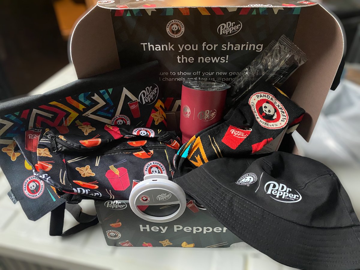ATLDrPepperGuy's tweet photo. Huge thanks to @drpepper &amp; @PandaExpress #PepperPack #alwaysjosh cool swag kit 🐼🥡🥢🥤🎉 https://t.co/qOYPAcEL4w