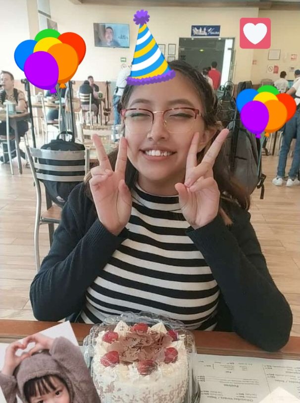 Ad4uMX's tweet photo. Fue cumpleaños de Pao y la amamos. 😚 https://t.co/rDD60bBIW9