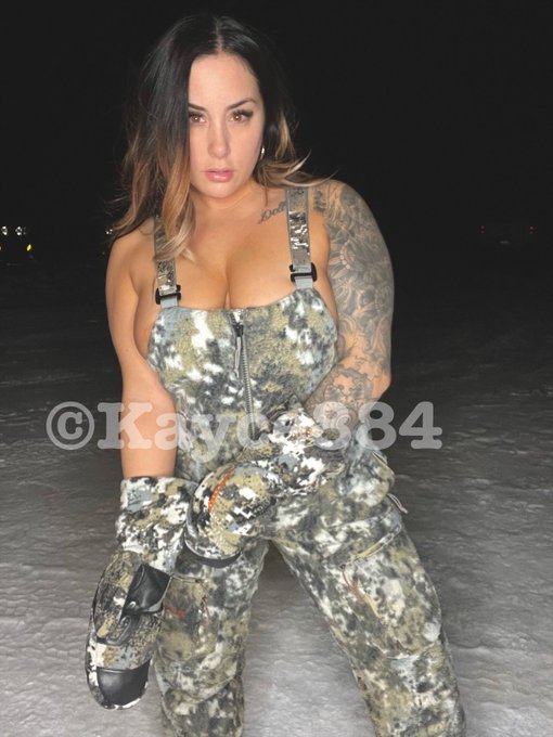 ɴᴏʀᴛʜᴇᴀsᴛ ɢɪʀʟs know how to enjoy the cold♡ ɴᴀᴋᴇᴅ ᴛᴛ✔️ https://t.co/9aNwYmQ8xb