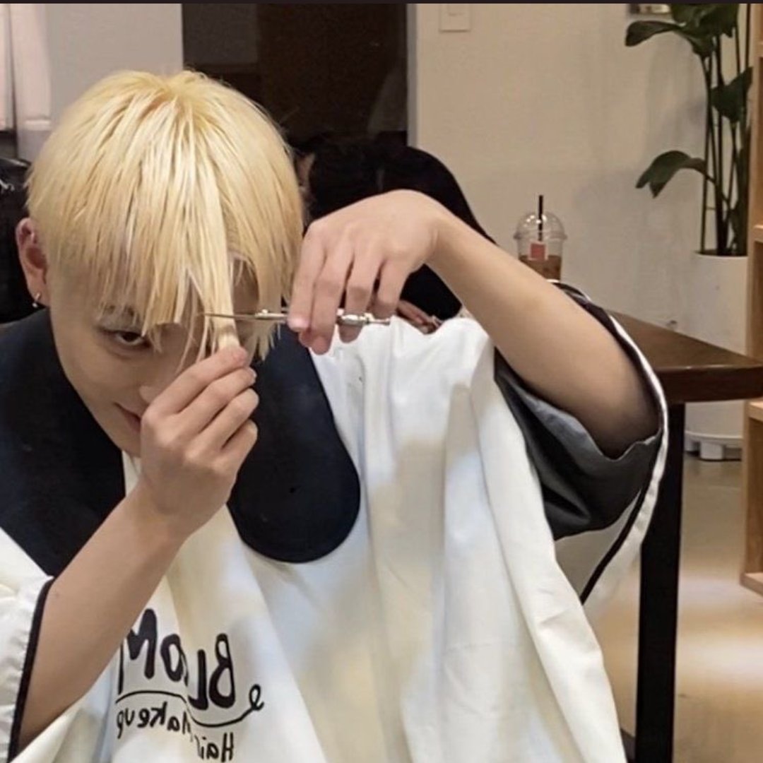 pixiejoong_'s tweet image. thought i would be screwed but tbh i feel like this is the best i could have gotten + it'll be like pride month all year round :3