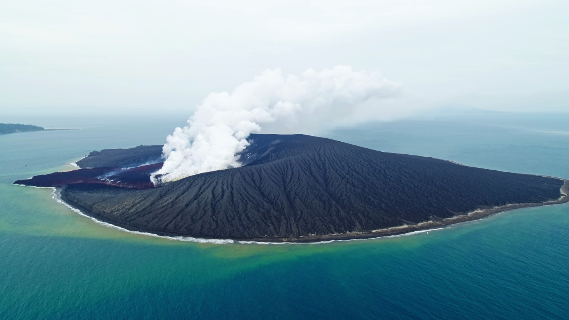 世界遺産 No Twitter ジャワ島の西に浮かぶアナククラカタウ島 活発な火山島です 18年に噴火し 山の形が変わってしまいました どう変わったのか 2月13日 日 午後6時からの放送で解説します インドネシア ジャワ ウジュンクロン アナククラカタウ 火山