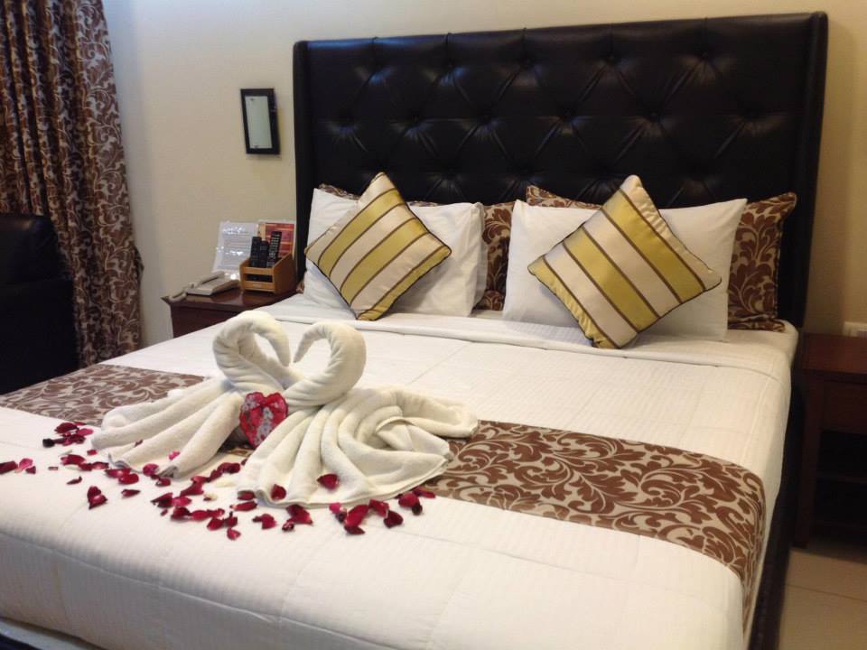 DeveraHotelPH's tweet photo. Its almost Valentine's day!  How's the sweet surprise going?

Book your room early for a hassle free Valentine celebration.

Valentine Room Set up is also available upon request, just let us know what you need! https://t.co/NTr4t71eVm