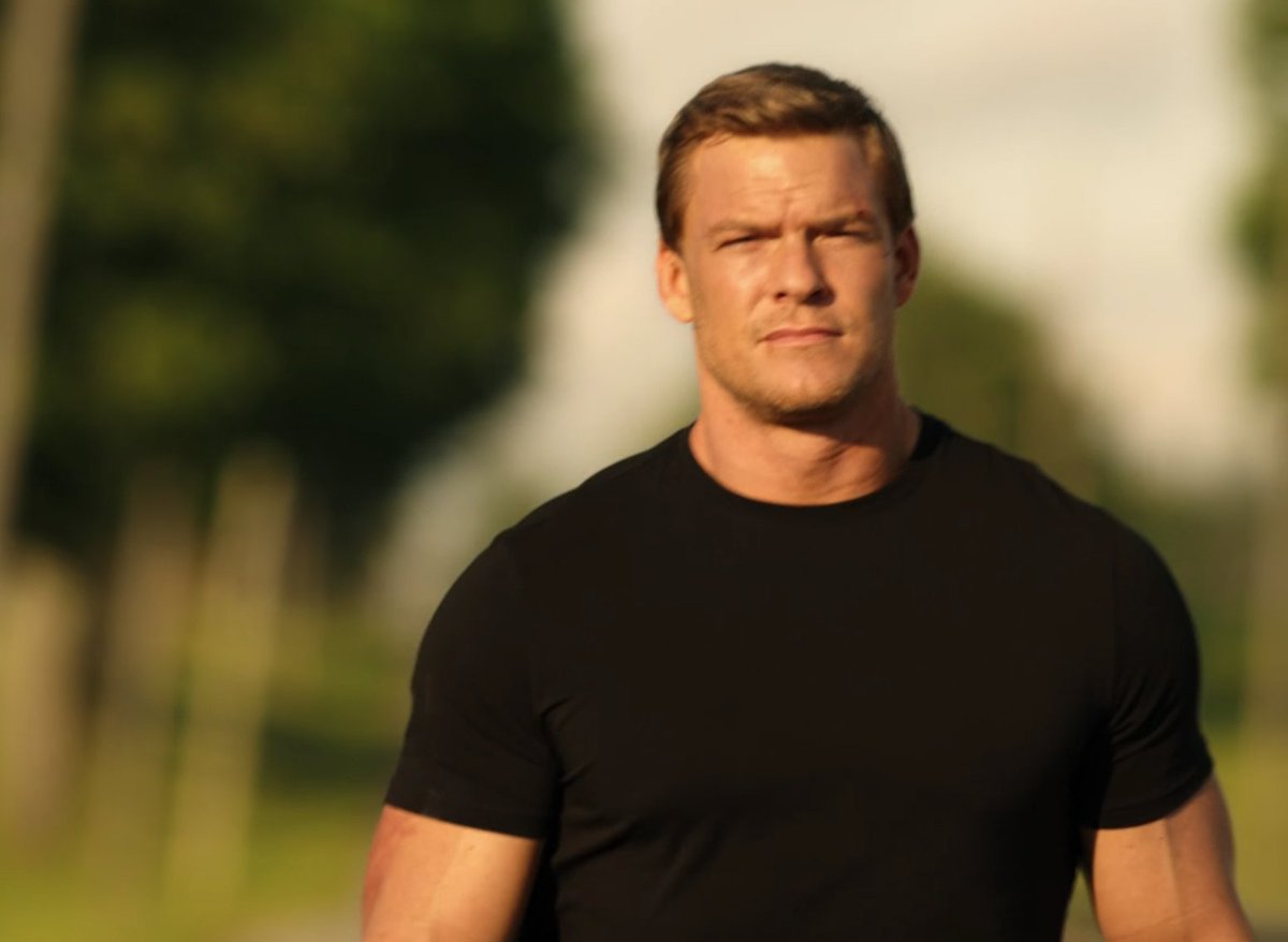 #Bingeworthy- Don't miss the streaming hit of the season! #ReacheronPrimeVideo is #MustSeeTV! <a href="/alanritchson/">Alanritcson</a> is larger than life as <a href="/LeeChildReacher/">Jack Reacher Books</a>'s hero/anti-hero #JackReacher! <a href="/willafitz/">Willa Fitzgerald</a> shines as "Roscoe" and <a href="/malcolmjgoodwin/">Malcolm Goodwin</a> is brilliant as "Finlay." Can't wait for Season 2!