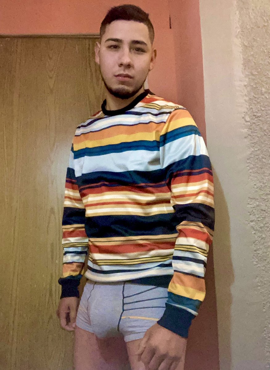 JhonnyQell's tweet image. Una en calzones 😔😳