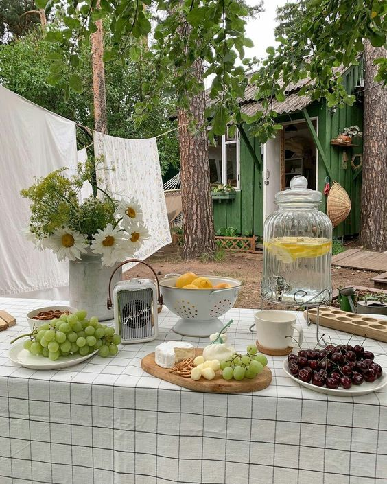 etherealdior's tweet photo. dreaming of happy summer days https://t.co/3ndAg1w7IH
