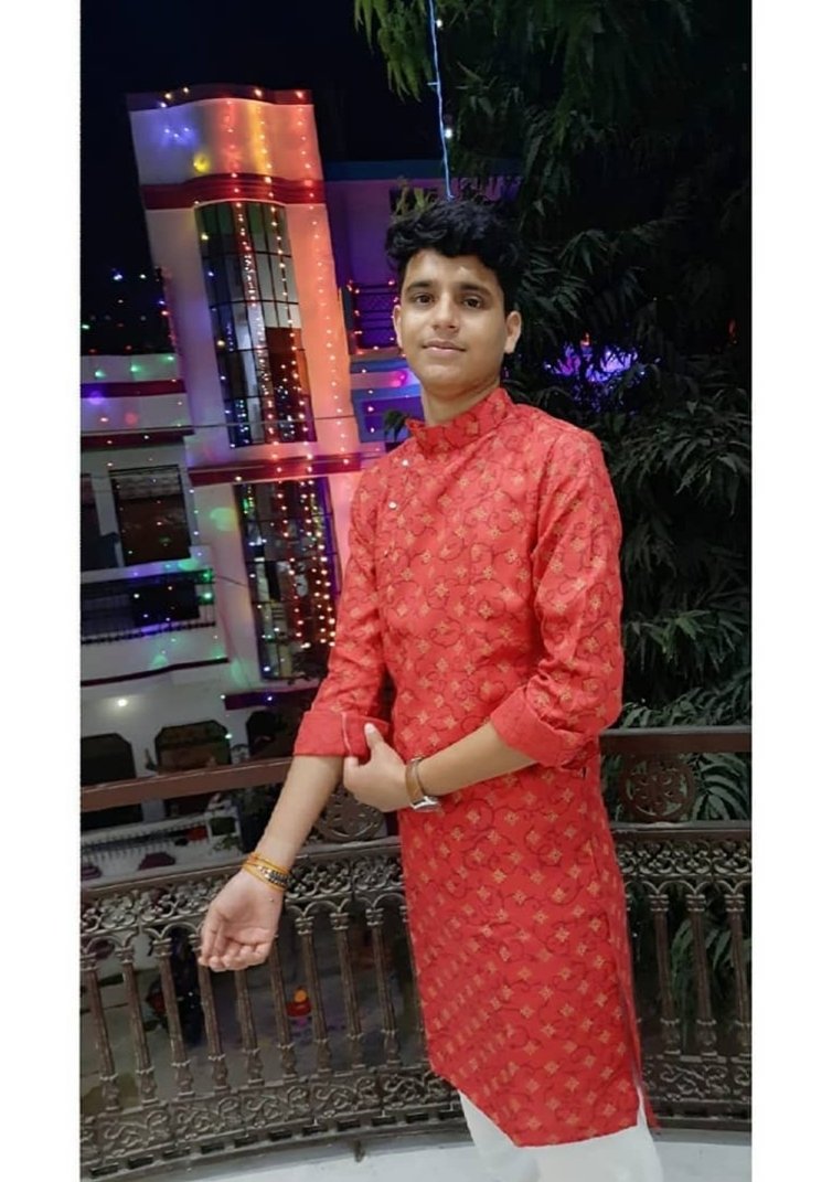 Shivanshvatts's tweet photo. ज़न्मदिन की बधाइयाँ भाई..
जुग जुग जियो।
#happybirthday
@Suryanshvatts https://t.co/WqM1gYpGCD