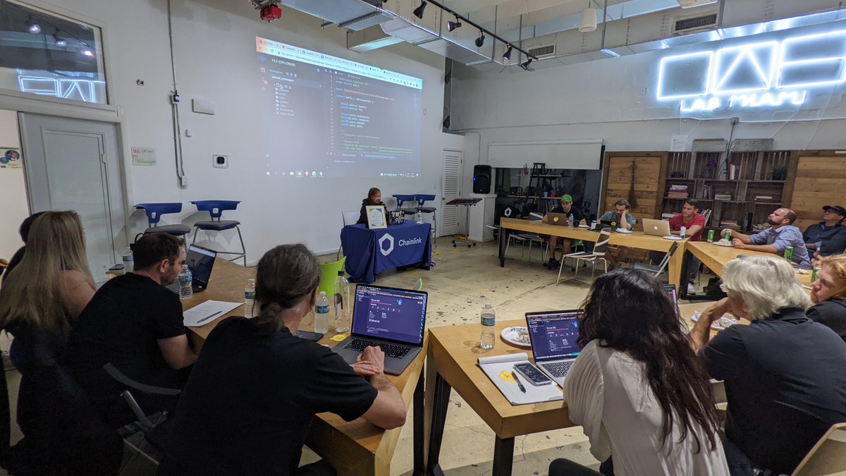 solangegueiros's tweet photo. Mission accomplished to engage different audiences at @chainlink 's meetup today in @thelabmiami !
And here are some VRF use cases to you know how more about it:
https://t.co/llPz0eACL5 https://t.co/HlcUCIkDsZ